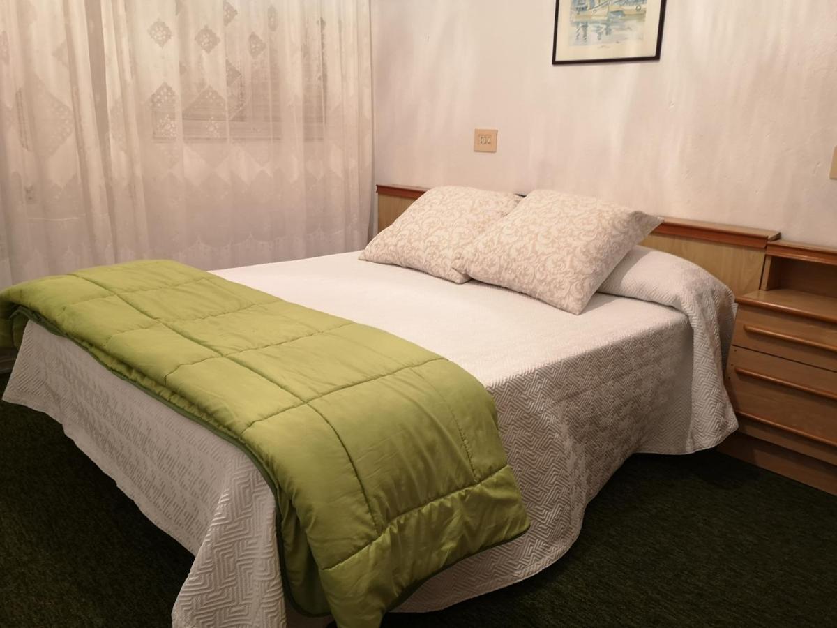 Hostal Vina Outes Buitenkant foto